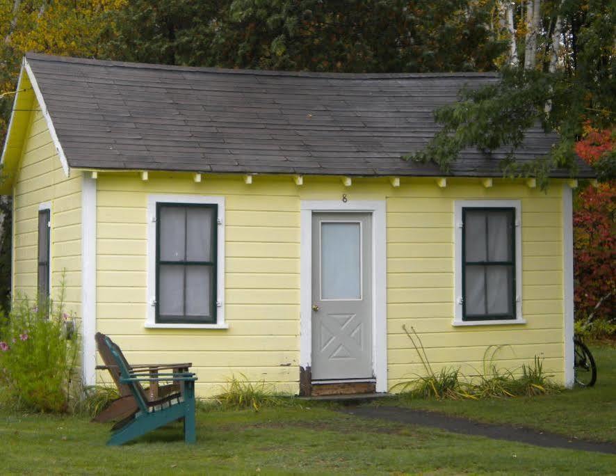 Katahdin Cabins Hotel Millinocket Екстериор снимка