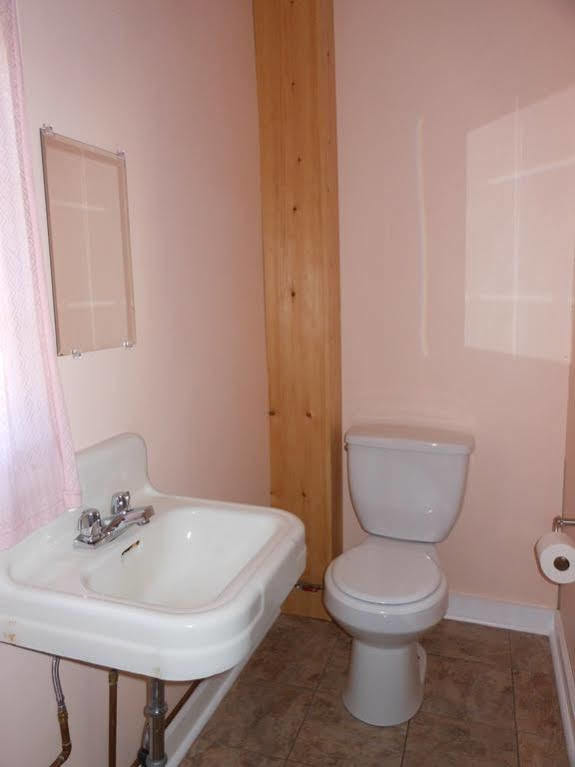 Katahdin Cabins Hotel Millinocket Екстериор снимка