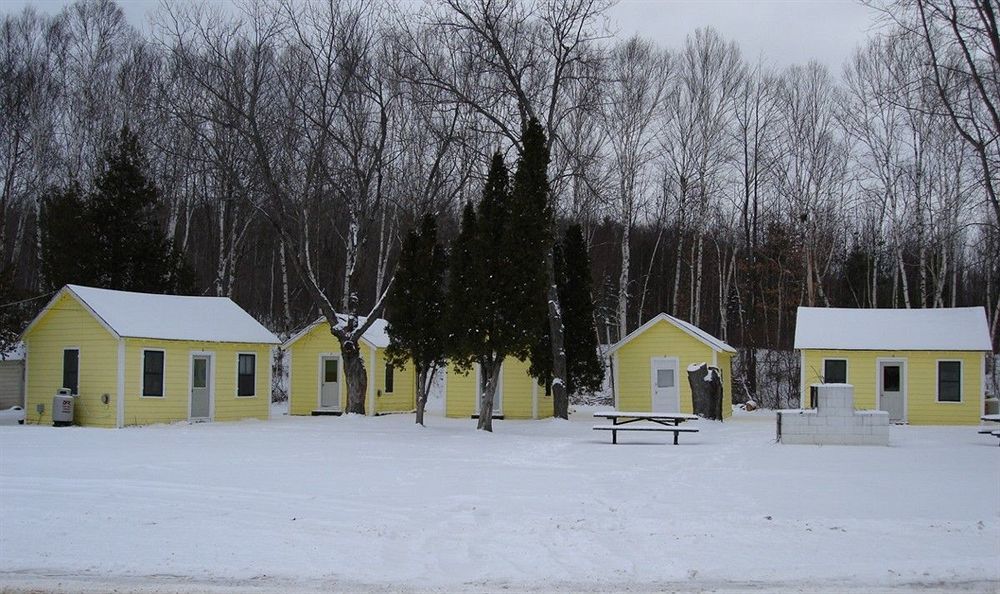 Katahdin Cabins Hotel Millinocket Екстериор снимка